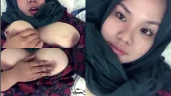 Bocil Arina Berhijab Tancap Gas Remas Payudara