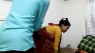 Supir Angkot Mengangkat Sari Dan Ngentot Tante Desi Seksi
