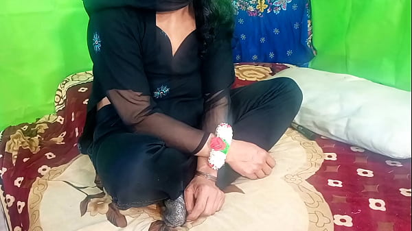 Bhabhi Muslim Seksi Dihardcore Anal Kasar Sama Tukang Servis India, Doggystyle Hingga Tembus Belakang