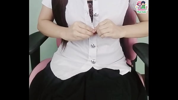 สาวนักศึกษาสวยโดนแฉคลิปโชว์ของลับหน้าโต๊ะคอม ใช้จู๋ปลอมแฉะจัดเสียวแรง