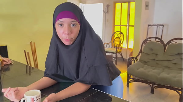 Menggoda Madrastra Arab Muslimku Dengan Kerudungnya