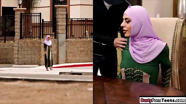 Gadis Arab Menggoda Dengan Mulut Dan Dirangkul Dalam Nafsu