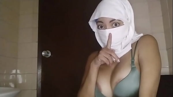 Istri Muslim Arab Gatel Sange Ngentot Sambil Masturbasi Dan Muncrat Diam-diam Saat Suami Pergi