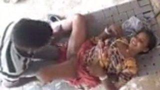 Gairah Panas Di Ranjang Pengantin India