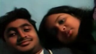 Kakak Mesum Ngentot Adik Diam-diam Di Belakang Orang Tua