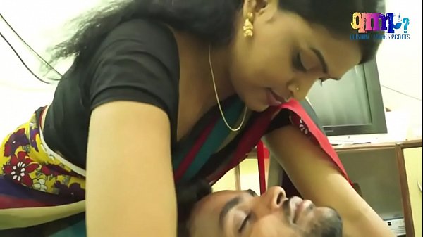 Gaietas Gadis Rumah Tangga India Dipeluk Gairah Programmer Tampan