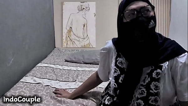 Istri Bahenol Indonesia Lagi Panas-panasnya Ngentot Anal Bareng Pacar Gelapnya