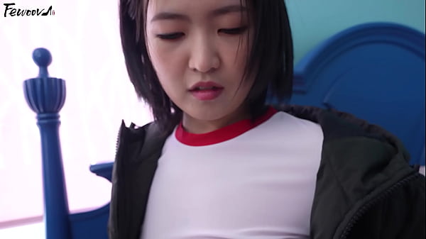 Korea – Goyang Seksi Pacar Berperan Dengan Stoking Hitam Menggoda