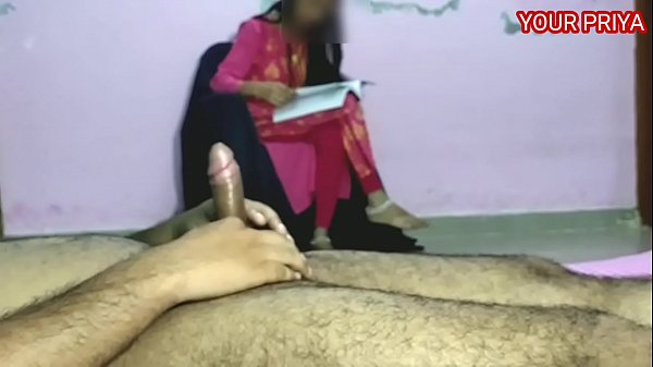 प्रिया को चोदकर गांड फाड़ दी, हिंदी गालियों की आवाज़ में।