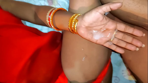 देसी माल की गर्म गांड में पहली बार हिंदी में बोलकर धीरे-धीरे जोर से ठोंका