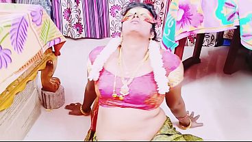 Desi Bhabi Bohot Masti Mein, Swamiji Ke Saath Chudai Karte Hue Gandi Baatein Kar Rahi Hai.