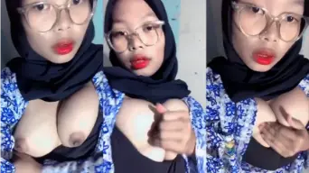 Abg Hijab Sma Toge, Sengaja Liat Toketnya Keluar