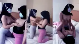 Duo Jilbab Mesum Saling Remas Susu Sampai Basah