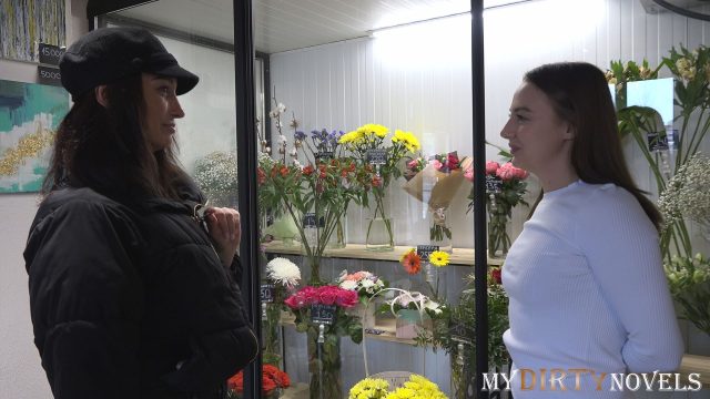 Kristi Dan Mary Frost: Rayuan Mesra Dua Wanita Menggoda Gadis Manis Ke Ranjang Bertiga