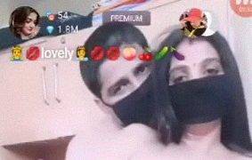 Pasangan Desi Manis Lagi Crot Bareng Pas Corona