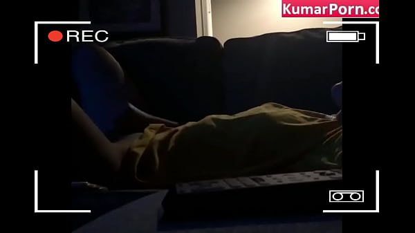 Rekaman Kamera Tersembunyi Gadis Mandi Sendiri