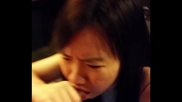 Gadis Asia Yang Menggoda Memberikan Blowjob Panas