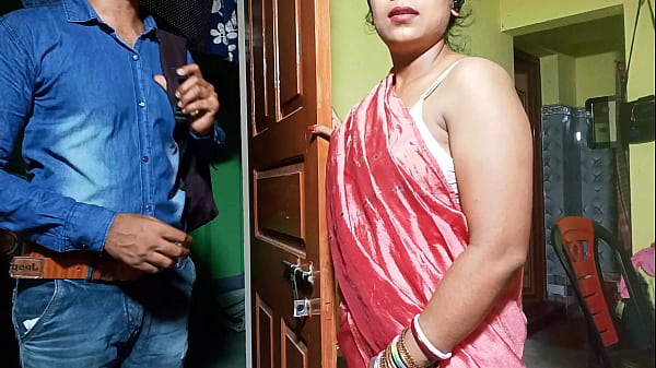 ब्रा बेचने वाले ने भाभी को फंसाकर जोरदार चुदाई की, भारतीय गंदी फिल्म साफ हिंदी आवाज़ में