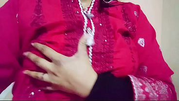 Desi Bhabi Ko Chod Ke Pani Nikaal Diya