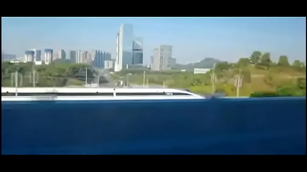 Goyangan Cepat Bikin Meleleh, Kereta China Bikin Lo Nggak Bisa Tutup Mata.