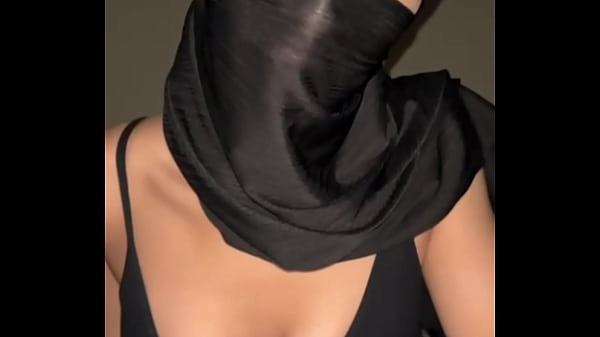Paling Hot! Arab, Muslim, Hijab, Tete Montok Banget