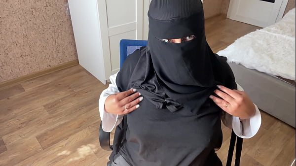 Istri Arab Baca Cerita Sex Panas Bikin Basah