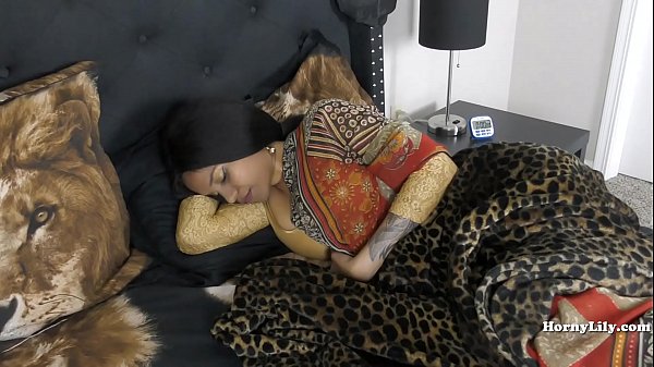 Anak Tiri Gak Bisa Nge***, Akhirnya Dapet Kepuasan Dari Ibu Tiri