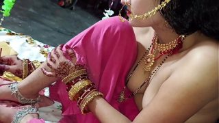 Malam Pertama Pengantin India, Suara Erang Mesra Di Ranjang