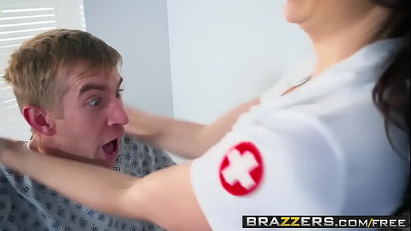 Petualangan Panas Dokter: Chanel Preston Dan Veruca James Dalam Adegan Liar