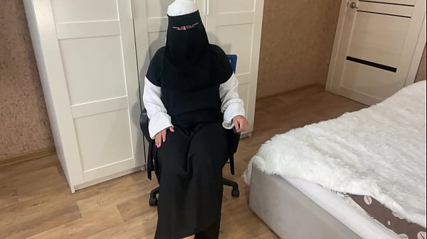 Tari Arab Sambil Ngocok Memek Sempit Sampe Crot.