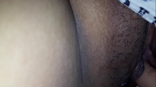 Desi Cewek Sange, Goyang Lidah Bikin Meleleh.
