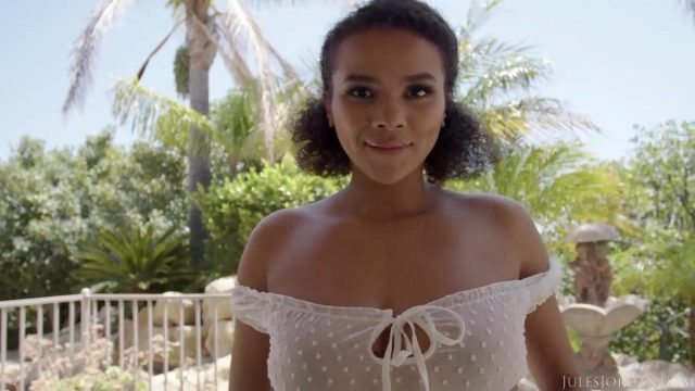 Alina Ali Merengek Minta Kontol Lagi Sampai Nggak Tahan