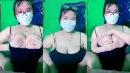 Host Baru Chindo Toket Gede Mulus Berkacamata, Goyangin Pantat Bikin Makin Erotis.