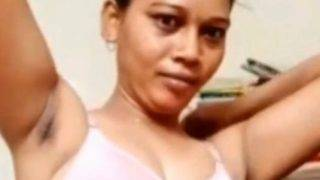 Mbak Pembantu Lagi Live Dari Laptop Majikan Sambil Buka-buka