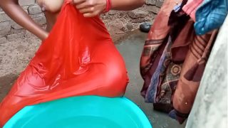 Rati Mandi Di Kamar Mandi, Suara Hindi Bikin Hot Banget, Siap-siap Basah Kuyup