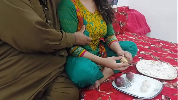 Bantu Ibu Tiri Pakai Baju Xxx Potong Sayur, Lalu Bobo Dia Di Pantat Besar, Selingkuhin Bapak Tiri Pakai Suara Hindi Jelas
