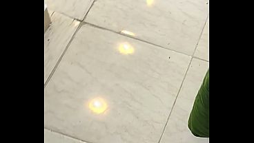 شرموطة مصرية نار، صاحبت البيت بتتناك من سباك وصاحبه، كلام يهيج وصوت واضح وجسم يلبن