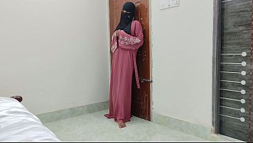 Malu-malu Tapi Pengen, Hijab Lepas, Kontol Masuk Pertama Kali Bikin Makin Nafsu.