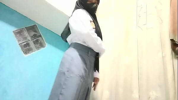 Siswi Sma Digenjot Pacar Di Kamar Sepulang Sekolah, Basah Kuyup Minta Digebuk