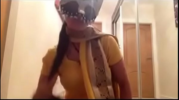 Cewek India Seksi Mainin Memek Sendiri.