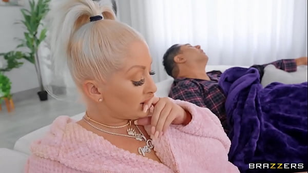 Tidur Bareng Malah Dientot Sampai Mampus / Brazzers