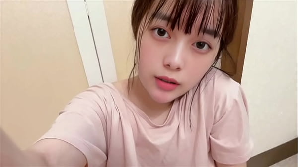 Mama Lagi Tidur, Pas Mandi Badan Bau, Gw Colmek Sambil Pepek Basah Kuyup.