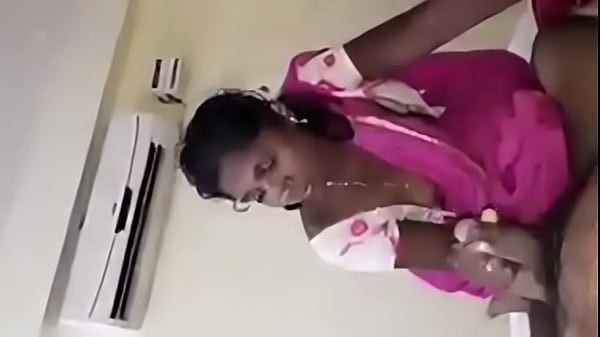 Desi Aunty Lagi Ngeblowjob Panas Banget, Bibir Basah Ngejilat Batang Keras Sampai Muncrat
