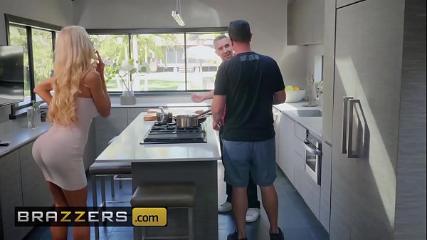 Istri Nyata Ngasih Bantuan, Courtney Taylor & Keiran Lee Ngentot Sampai Puas – Brazzers
