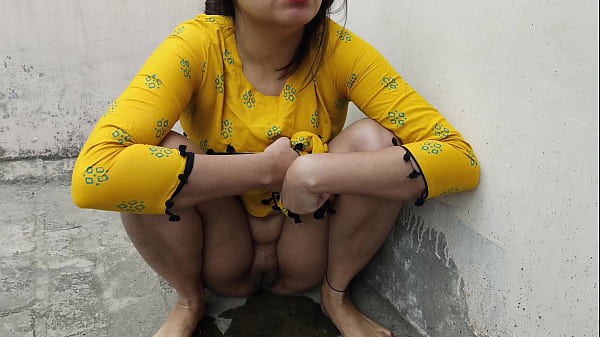 Ngentot Di Luar Sambil Pipis, Gaji Gede, Loe Minta Apa Aja Gue Kasih, Video Mesum Hindi Xxx Hd.