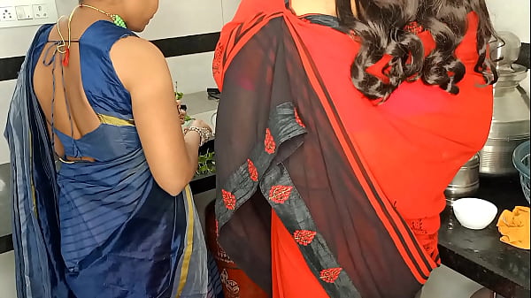 Komal Sama Mertuanya Lagi Sibuk Di Dapur, Badan Basah Keringetan, Saling Menggoda Dengan Gerakan Nakal.
