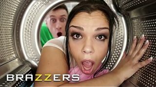 Brandal – Macet Parah Di Jalan, Gadis-gadis Tersangkut, Langsung Nge-seks Liar Bareng Bintang-bintang Terpanas Brazzers