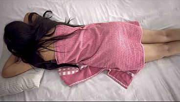 Nri Cewek Enak Dipijit Pantat Sama Pelayan, Langsung Dikocok Memek Sambil Pantat Gede Ngeces