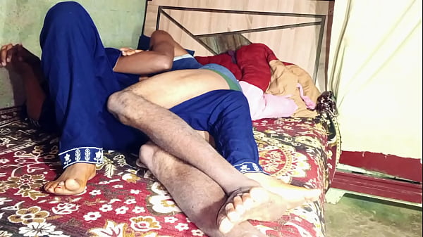 Rumah Malam Ini, Bhabhi-ku Digebukin Keras-keras Sampe Berantem, Ada Suara Hindi, Adik Tiri Juga Ikut Digarukin.