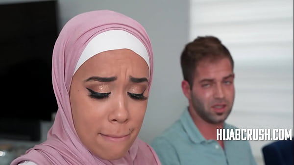 Bantuin Stepis Arabku Biar Gak Kaku Lagi, Biar Lebih Panas | Hijabcrush